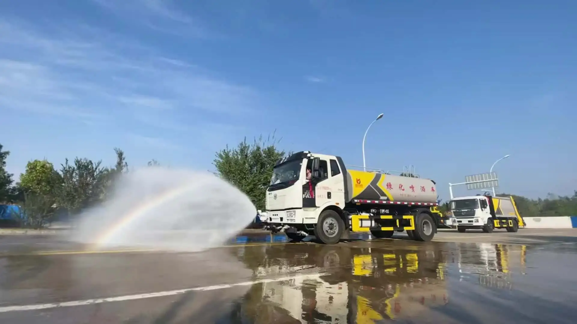 臺州灑水車出租公司、霧炮車租賃價格、支持日租月租長期臨時均可、提供24小時響應(yīng)